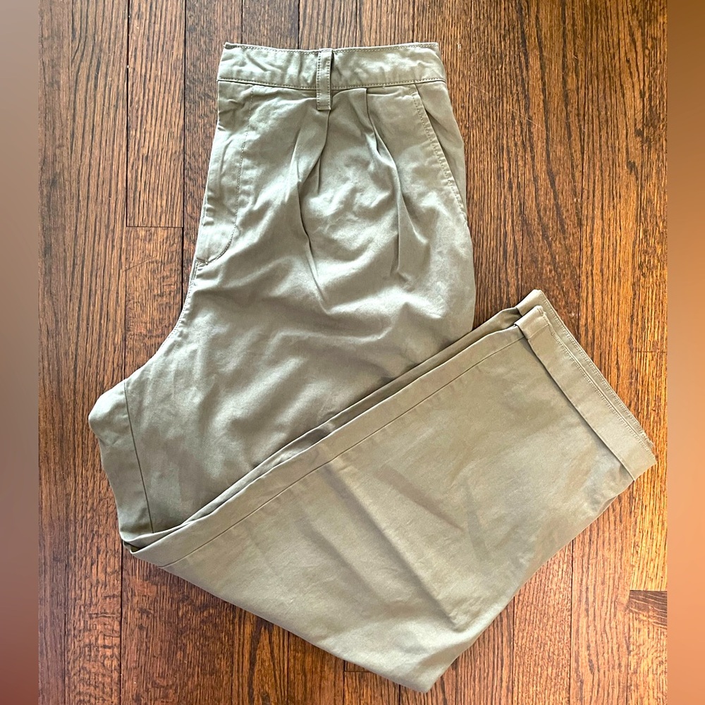 GAP Women's Olive Green Pleated Chino Pants size 14